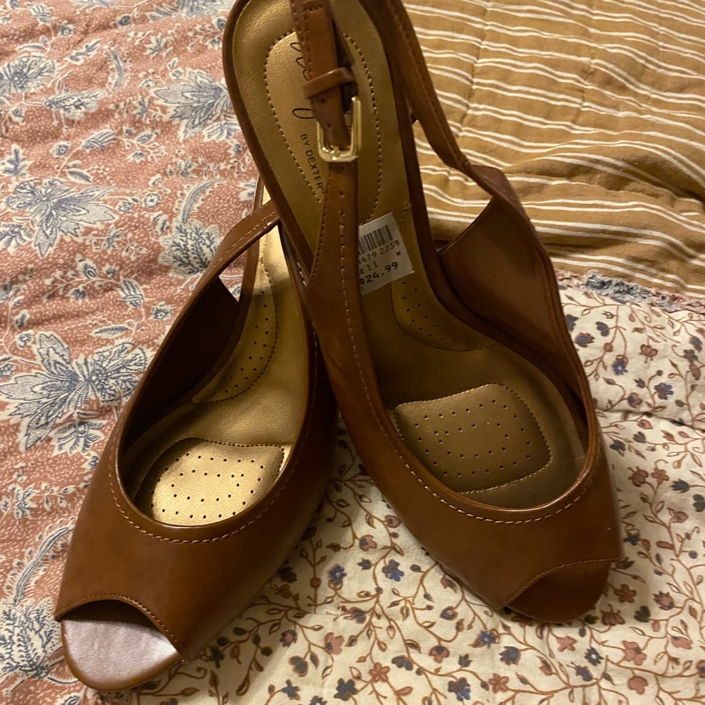 Dexflex open toe brown heels. By Dexter